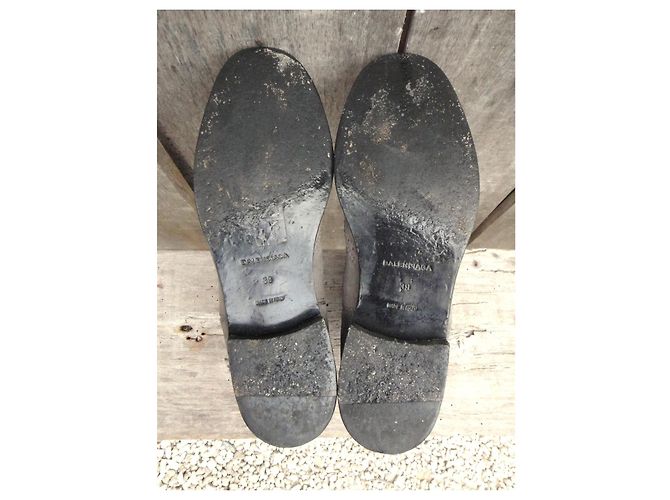 Botines Balenciaga en ante gris - vista 5