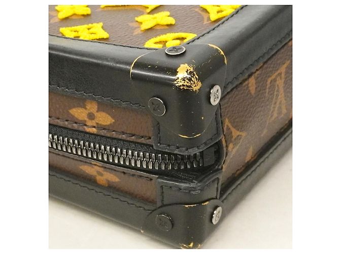 Sac à bandoulière Louis Vuitton Monogram Tuftage Vertical Soft Trunk Jaune - vue 6