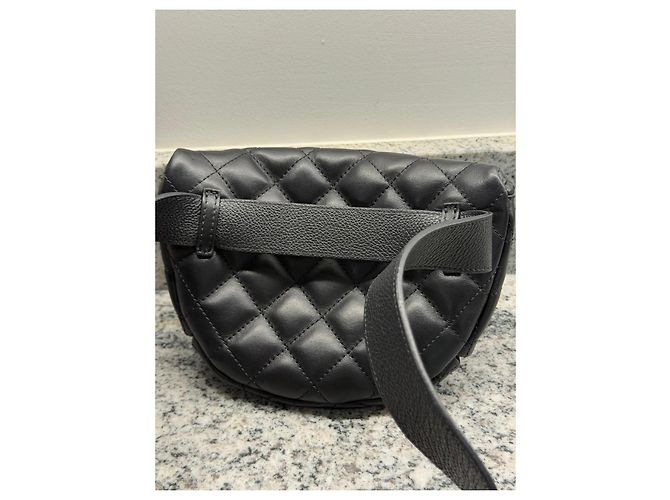 Chanel gesteppte Leder-Gürteltasche in Schwarz - Ansicht 4