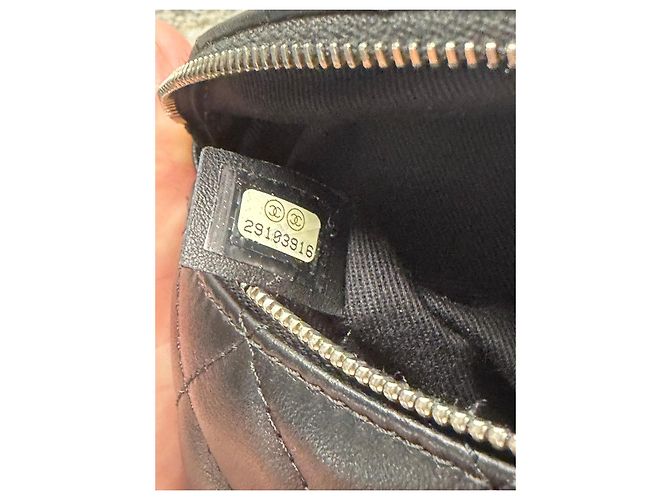 Chanel gesteppte Leder-Gürteltasche in Schwarz - Ansicht 8