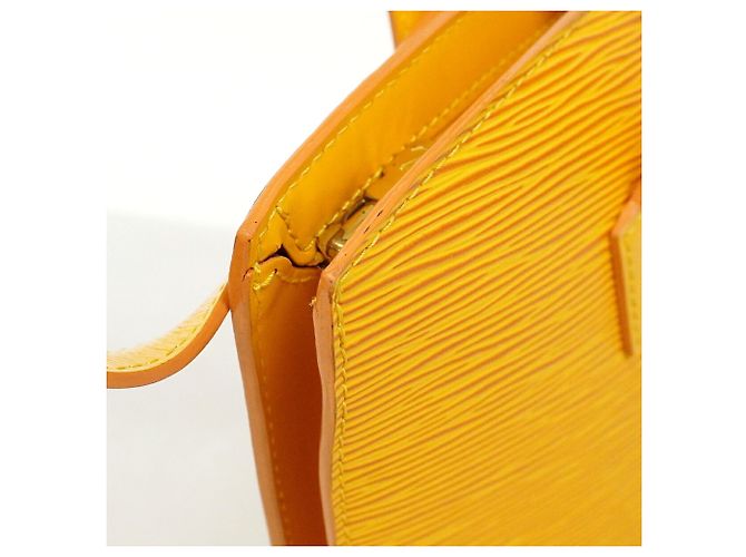 Borsa a tracolla Louis Vuitton Epi Saint Jacques Poignée Long Giallo - vista 6