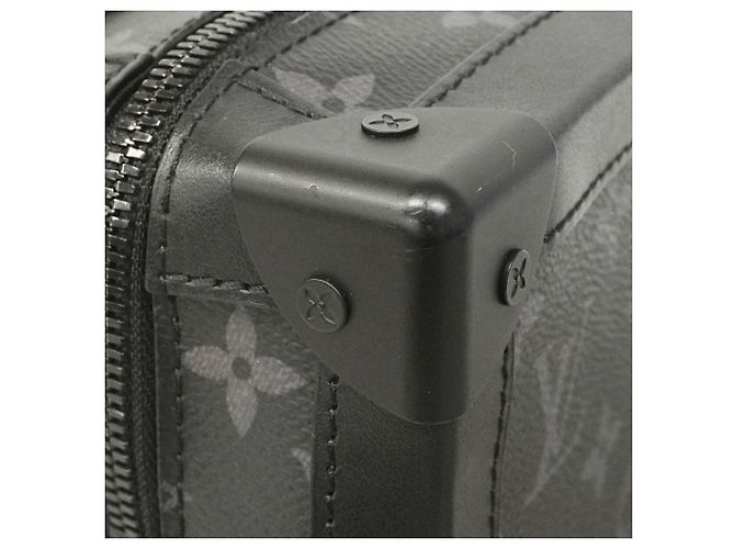 Bolsa de ombro Louis Vuitton Monogram Eclipse Soft Trunk Preto - vista 8