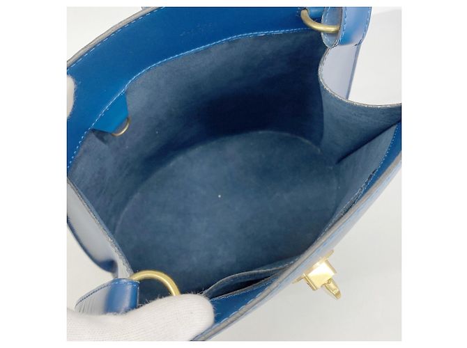 Borsa a tracolla Louis Vuitton Epi Cluny in Toledo Blue - vista 4