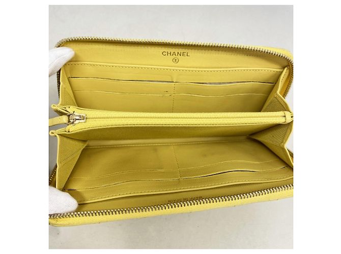 Chanel Long Wallet aus gelbem Lammleder - Ansicht 3