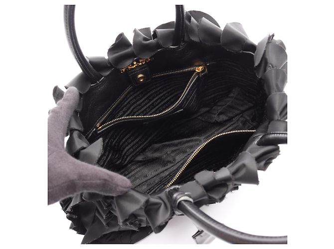 Tote Sac cabas Prada Frill noir en nylon et cuir - vue 3