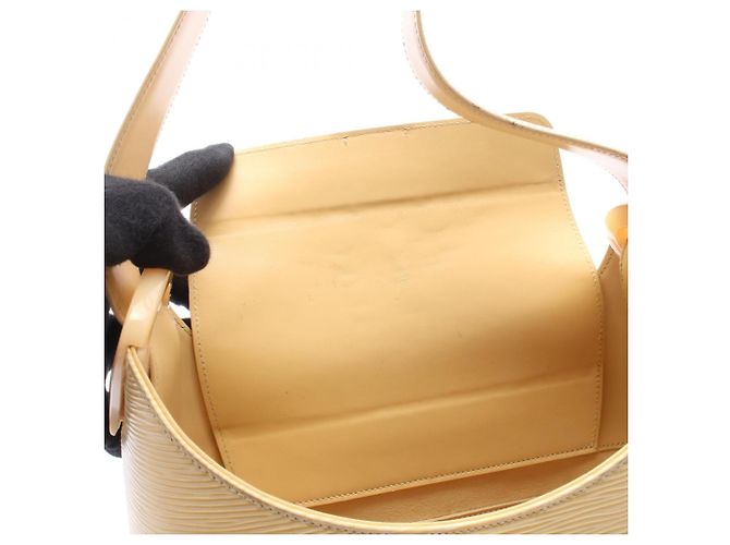 Borsa a Spalla Louis Vuitton Verso Epi Vanilla Beige - vista 6