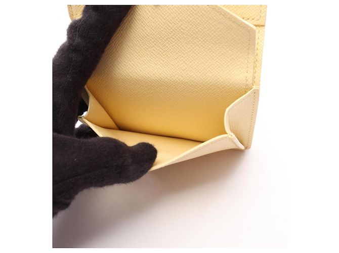 Cartera de dos pliegues con bolsillo Louis Vuitton Blanco Multicolor Amarillo - vista 4