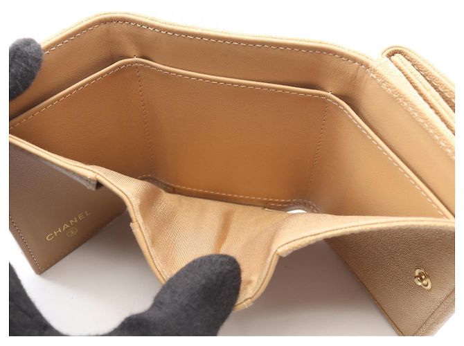 Cartera tríptico Boy de Chanel en beige - vista 11