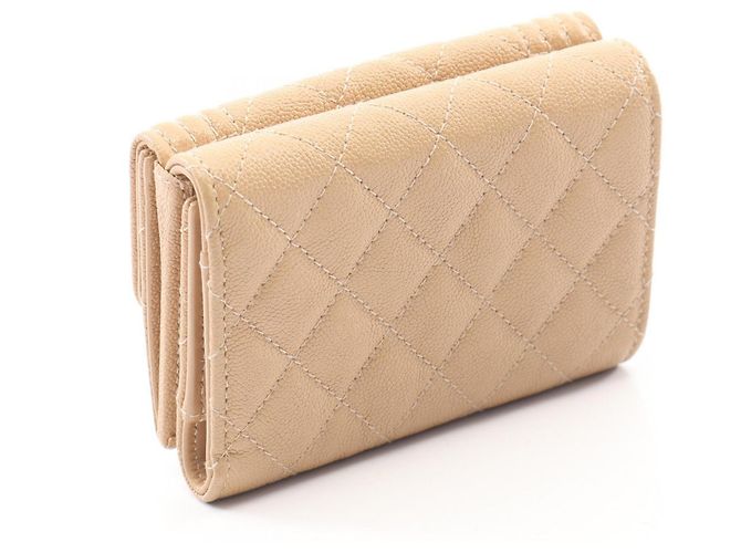 Cartera tríptico Boy de Chanel en beige - vista 2