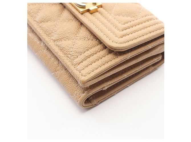 Cartera tríptico Boy de Chanel en beige - vista 9