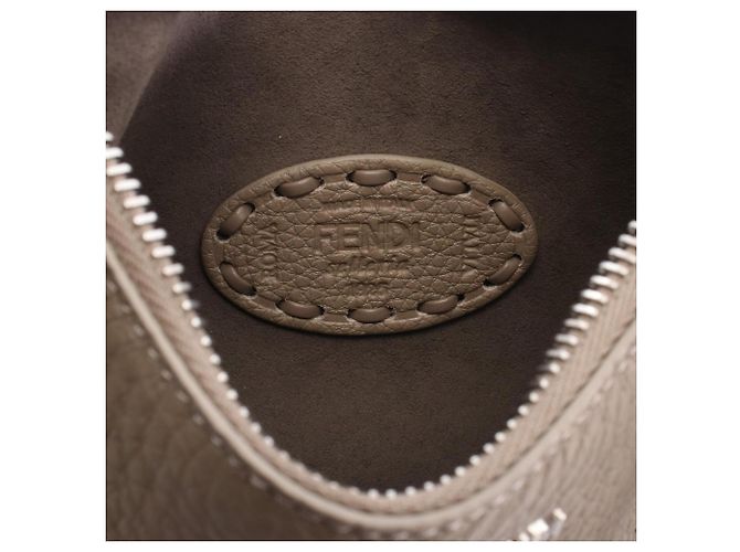 Borsa Fendi Small Fendessence Selleria Beige - vista 4