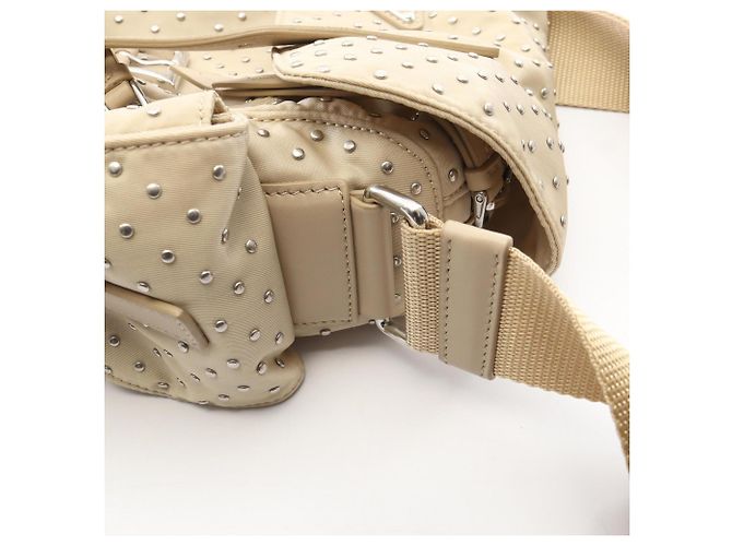 Borsa a tracolla/Borsa a mano Prada Re-Nylon con borchie Beige - vista 7