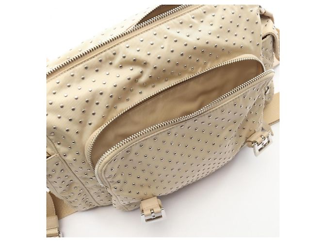 Borsa a tracolla/Borsa a mano Prada Re-Nylon con borchie Beige - vista 8