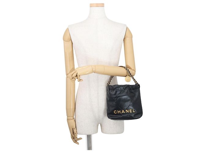 Borsa Chanel 22 Mini Coco Mark Nero - vista 4