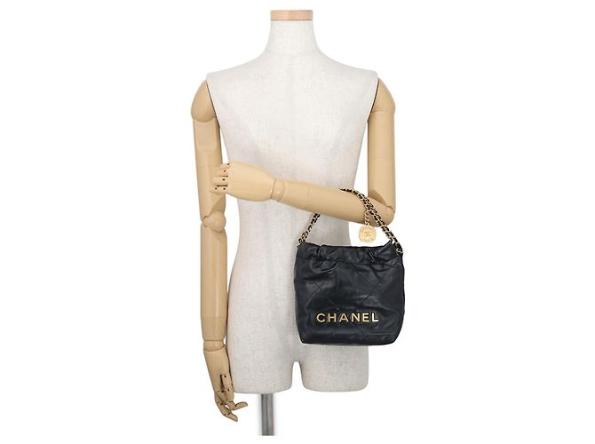 Borsa Chanel 22 Mini Coco Mark Nero - vista 4