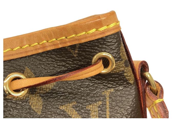 Noe Borsa a tracolla Louis Vuitton Monogram Nano Noé Marrone - vista 5