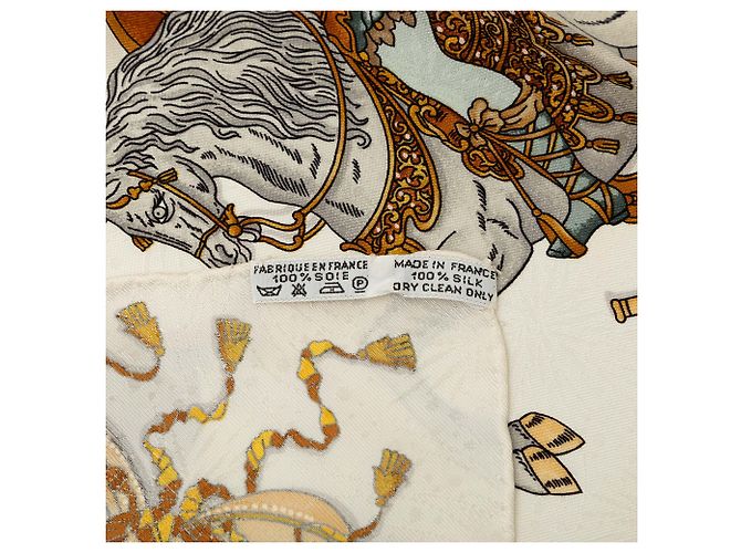 Sciarpa in seta Hermès White Les Fetes du Roi Soleil 90 Bianco - vista 2