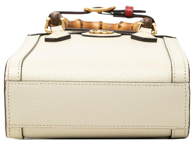 Bolsa Gucci Diana Mini em couro de bezerro branco com alça de bambu Cru - vista 3