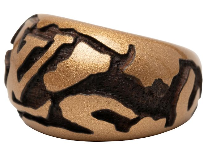 Louis Vuitton Ring aus goldlackiertem Holz Leomonogram Größe S Golden - Ansicht 2