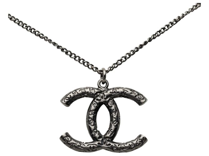 Collana con pendente Chanel Black CC placcato rutenio Nero - vista 2