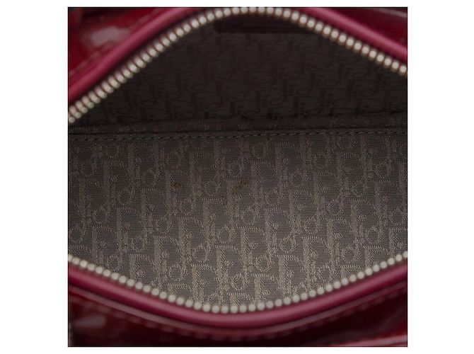 Lady Dior Cannage in vernice rosso misura Medium Bordò - vista 4