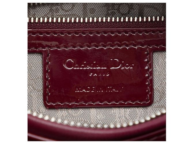 Lady Dior Cannage in vernice rosso misura Medium Bordò - vista 5