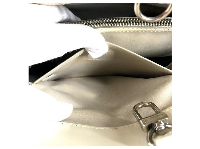 Borsa Louis Vuitton Epi Passy GM Bianco sporco - vista 16