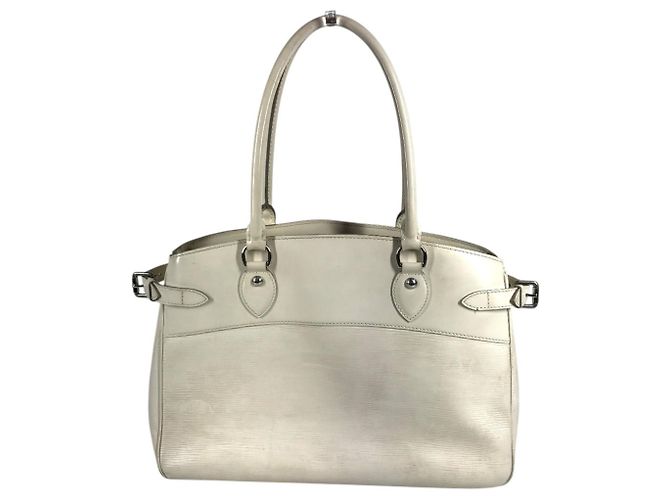 Borsa Louis Vuitton Epi Passy GM Bianco sporco - vista 2
