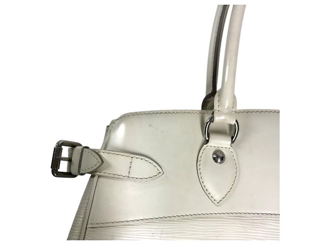 Borsa Louis Vuitton Epi Passy GM Bianco sporco - vista 6