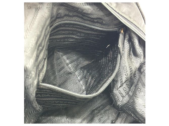 Tote Borsa in nylon nero da donna Prada - vista 13