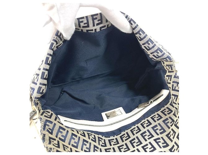 Borsa Fendi Zucchino Logo Flap Bag Bianco Blu navy - vista 13