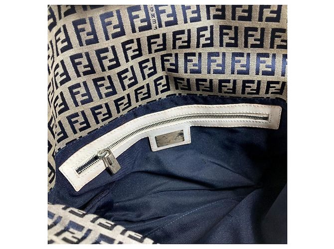 Borsa Fendi Zucchino Logo Flap Bag Bianco Blu navy - vista 15