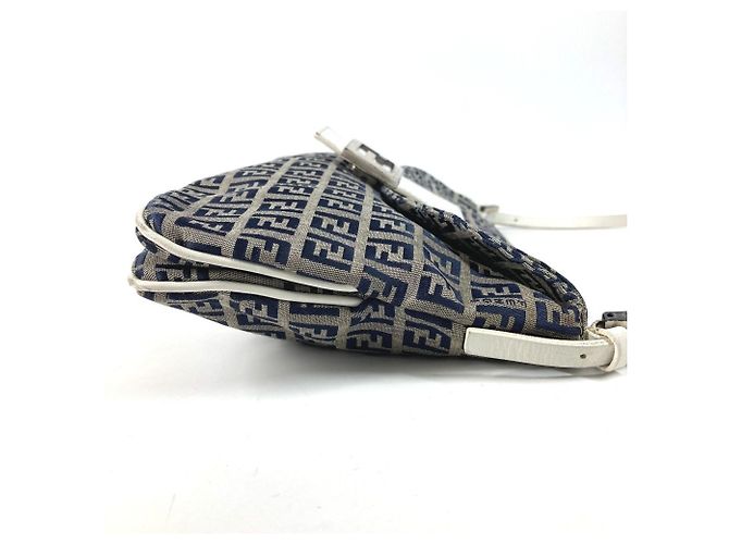 Borsa Fendi Zucchino Logo Flap Bag Bianco Blu navy - vista 3