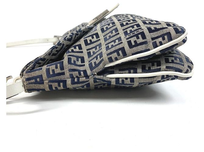 Borsa Fendi Zucchino Logo Flap Bag Bianco Blu navy - vista 4