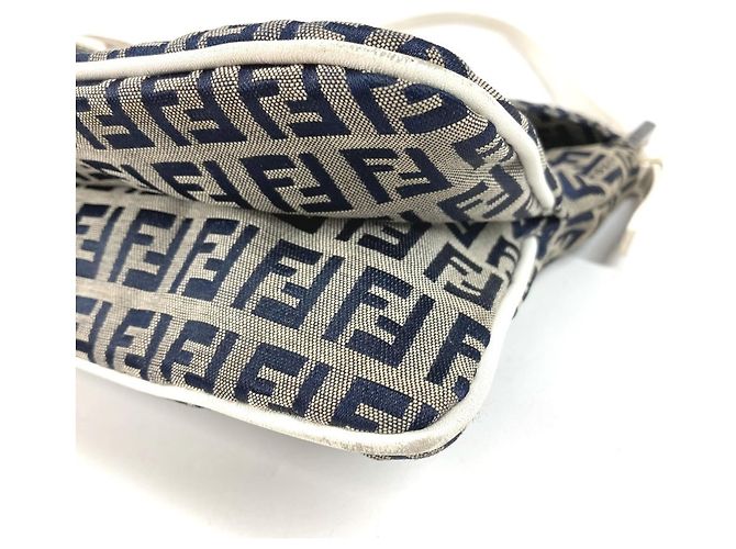 Borsa Fendi Zucchino Logo Flap Bag Bianco Blu navy - vista 6