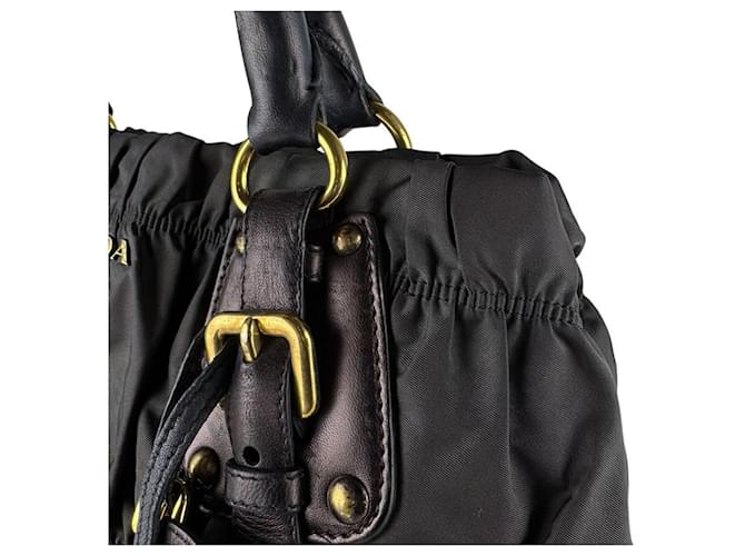 Borsa in nylon e pelle Prada nera e verde Nero - vista 6