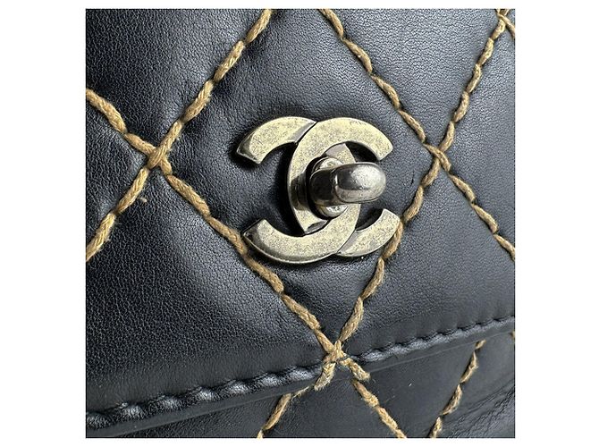 Borsa a tracolla in pelle Chanel Wild Stitch Nero Beige - vista 11