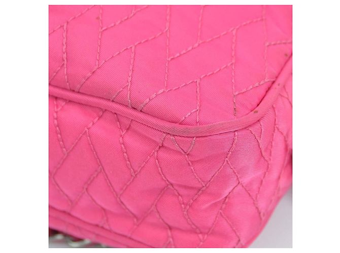 Borsa a tracolla in nylon rosa Prada - vista 13