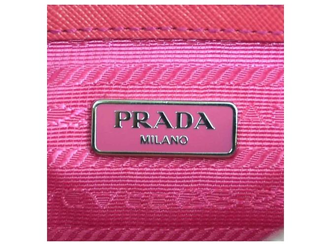 Borsa a tracolla in nylon rosa Prada - vista 15