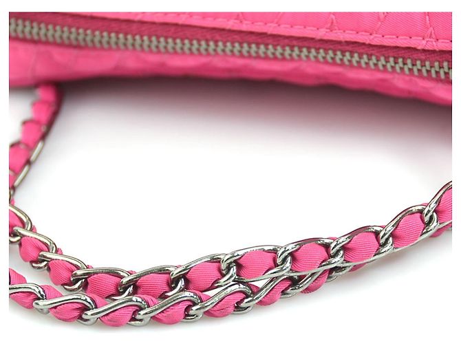 Borsa a tracolla in nylon rosa Prada - vista 8