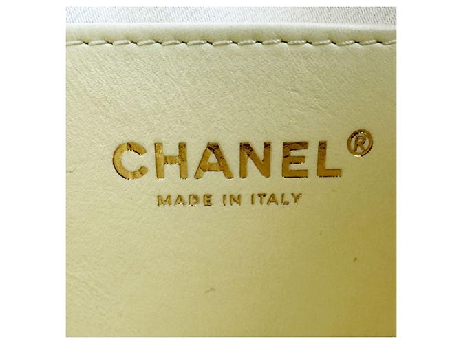 Borsa a tracolla Chanel in pelle di vitello martellata gialla Giallo - vista 12