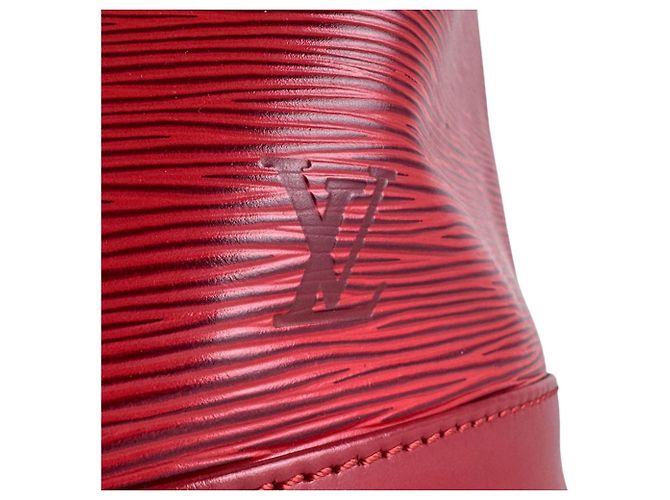 Borsa a tracolla in pelle Epi Louis Vuitton Rosso - vista 11