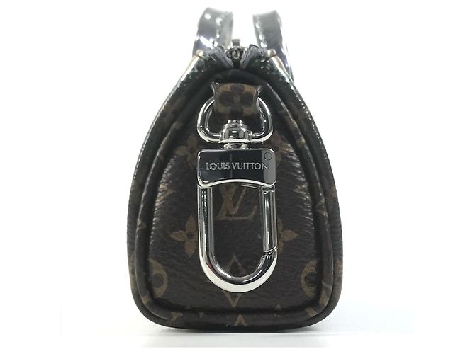 Louis Vuitton Monogram Metallic Mirror Mini Keepall Accessorio Portachiavi Marrone Argento - vista 3
