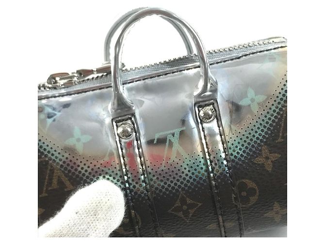 Louis Vuitton Monogram Metallic Mirror Mini Keepall Accessorio Portachiavi Marrone Argento - vista 7