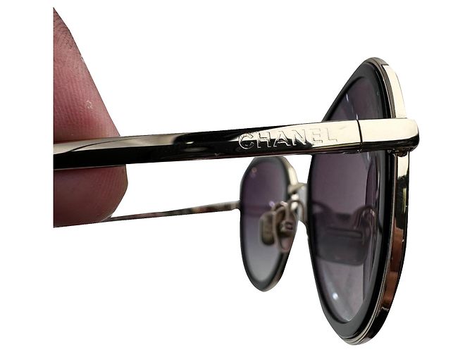 Timeless Chanel Rundbrille aus schwarzem Metall mit Gradient-Kristallen - Ansicht 11