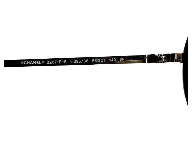 Timeless Chanel Rundbrille aus schwarzem Metall mit Gradient-Kristallen - Ansicht 12