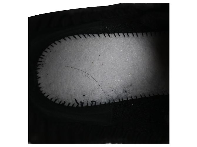 Chanel Low-Top-Sneaker aus gestepptem Strick in Schwarz aus Polyester - Ansicht 10