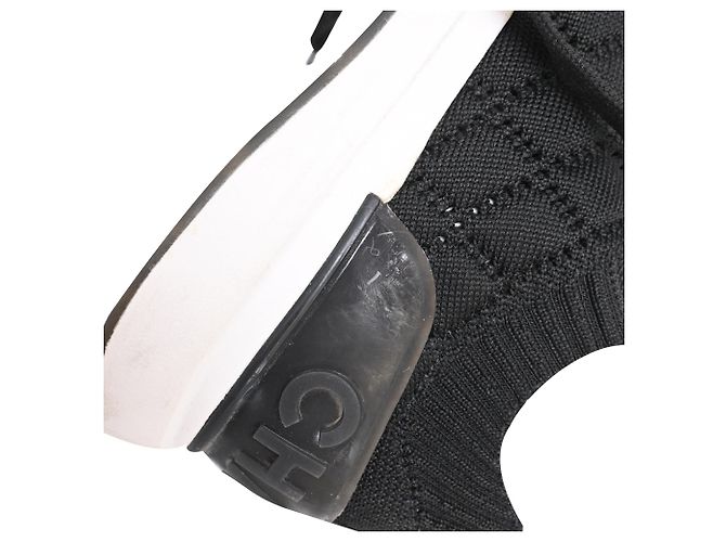 Chanel Low-Top-Sneaker aus gestepptem Strick in Schwarz aus Polyester - Ansicht 16