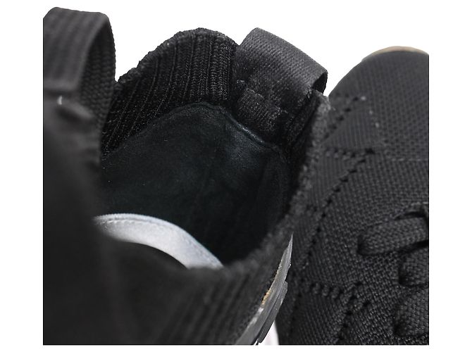 Chanel Low-Top-Sneaker aus gestepptem Strick in Schwarz aus Polyester - Ansicht 21