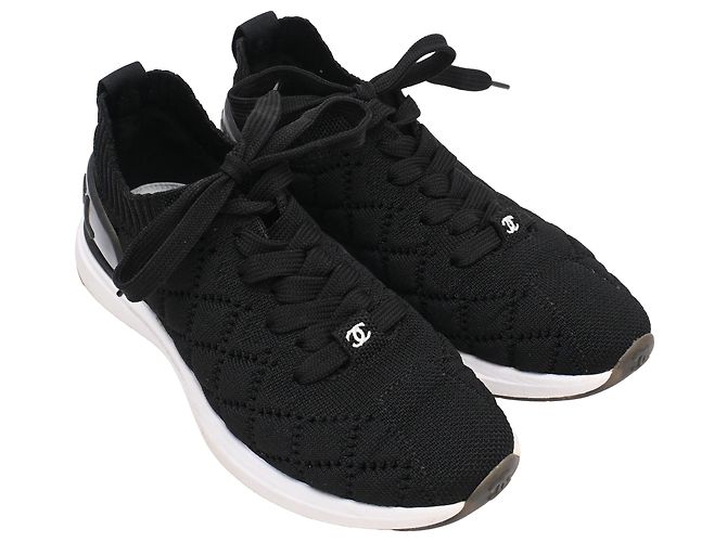 Chanel Low-Top-Sneaker aus gestepptem Strick in Schwarz aus Polyester - Ansicht 4